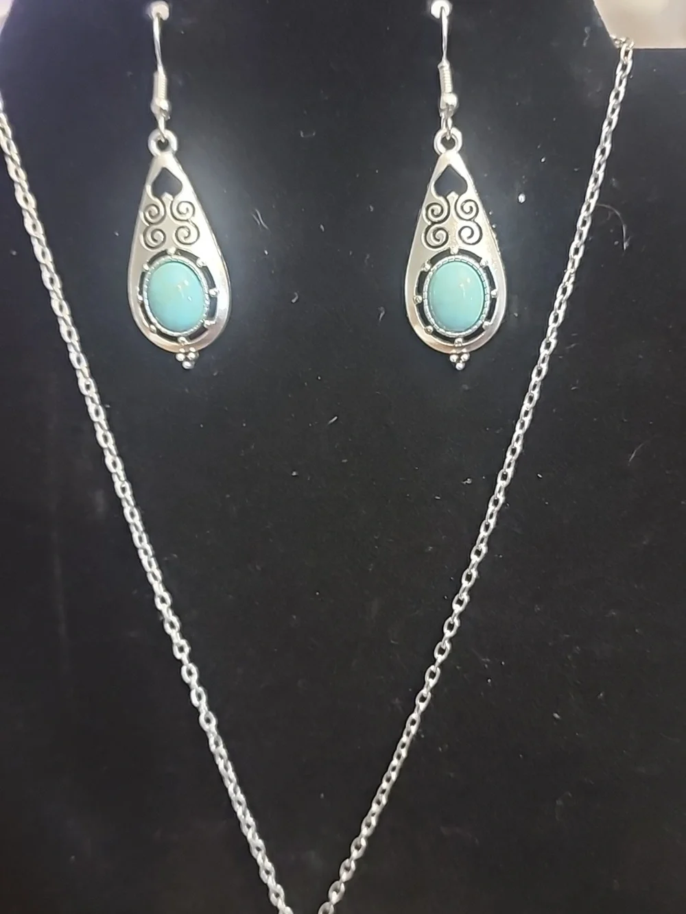 1 Set Vintage Style antiqued Silver Jewerly Set WithTuquoise Inlay A symmetrical